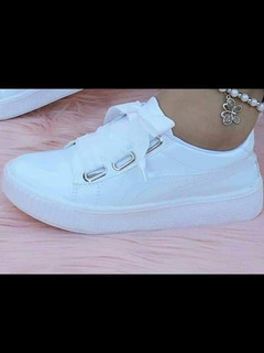 puma con cordones de lazo