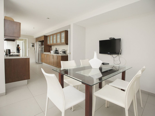 Impecable Penthouse En Pocitos Ref. 4761