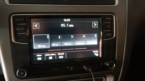 Imagem 3 de 11 de Volkswagen Fox 2018 1.6 Connect Total Flex 5p