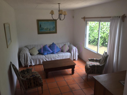 Alquiler Casa En Montoya, 4 Dormitorios Más Servicio.- Ref: 444