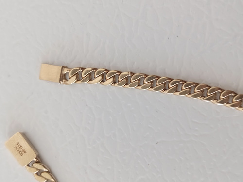 Pulsera En Oro 10k Tipo Barbada Pesa 14 G Mide 22 Cm Dorado (Usado)