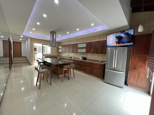 Casa En Venta En Lomas De Angelópolis Cluster 999 Cuarto De Servicio