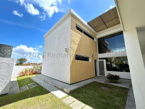 Casa Moderna Vanguardista En Alquiler Lomas De La Lagunita I