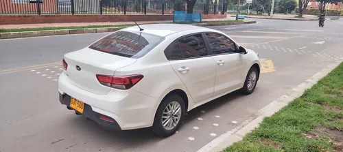 Kia Rio 1.4 Emotion sedan