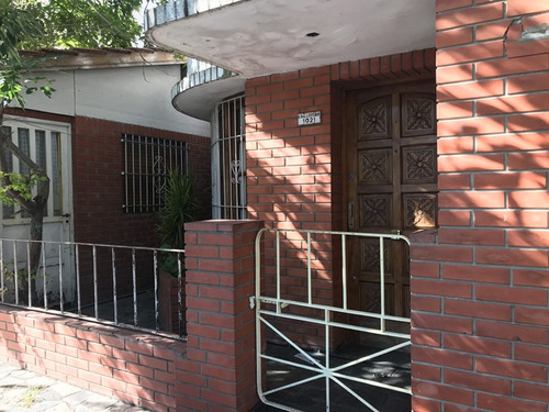 Casa Americana En Una Planta Muy Solida Zona Colegio Ward, Villa Sarmiento