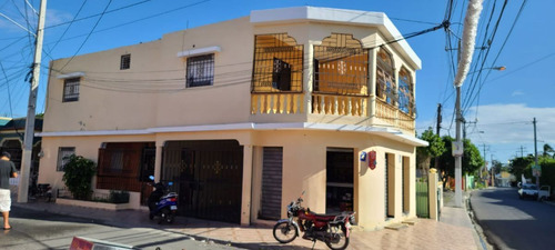 Villa Sombrero, Bani, Hermosa Casa De Esquina