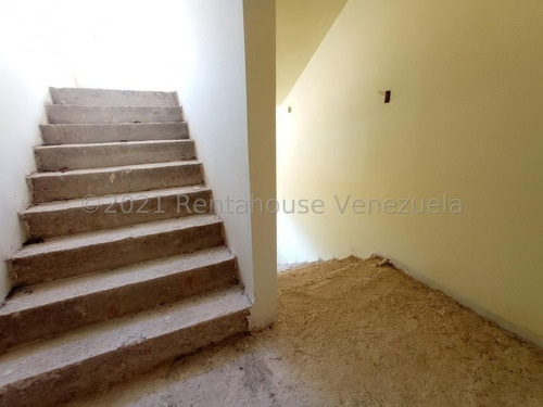 Imagen 9 de 24 de Townhouse En Venta En Urb. Los Rauseos, El Limon Edo. Aragua. Mls #22-11105 @oscardeabreu.rah