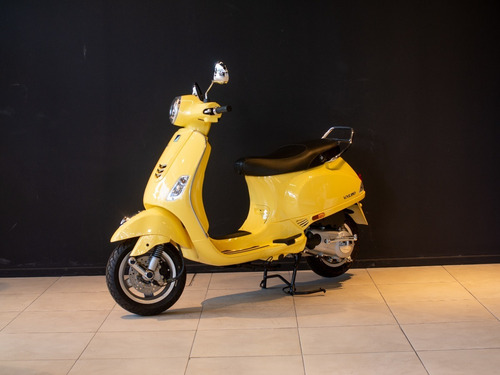 Imagen 8 de 15 de Vespa Vxl 150 Amarilla 0km Reserva Hoy Toma Usados