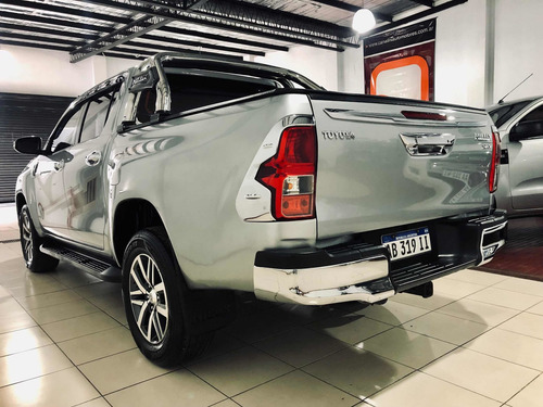 Toyota Hilux 2.8 Cd Srv Pack 177cv 4x2 2017