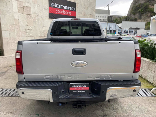 Imagen 6 de 10 de Ford F-350 Lariat