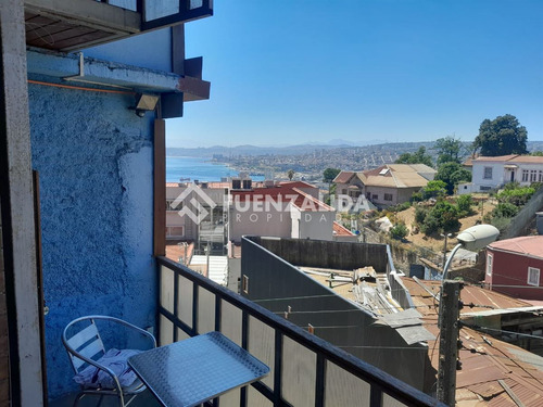 Casa En Venta Con 3 Departamentos Y Un Loft En Valparaíso