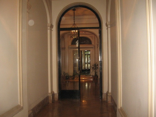 Departamento 2 Ambientes. Piso Alto. Apto Profesional.