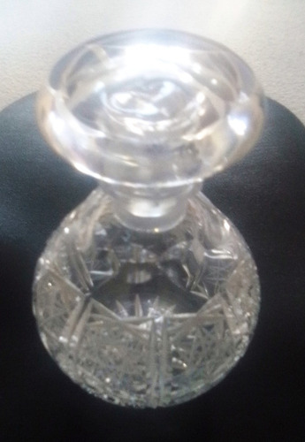 Botella De Cristal Tallado Bella! (Usado)