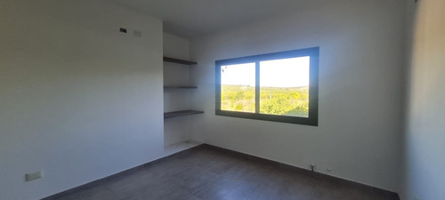 Imagen 7 de 13 de Casa 3 Dorm 3 Baños (1 En Suite) - Amplia Galeria - La Estanzuela