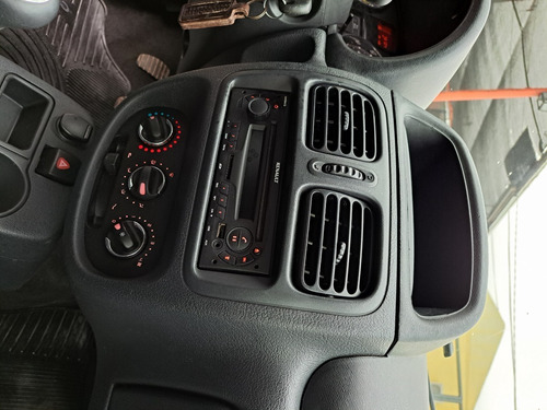 Imagen 11 de 14 de Renault Clio Mio Confort 5p
