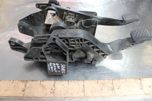 Pedales Clutch Freno Sonic 2019 Std 42344394 S4957 (Usado)