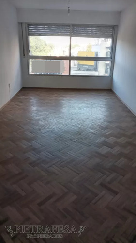 Apartamento En Venta 3 Dormitorios, 1 Baño- Bulevar 26 De Marzo- Pocitos