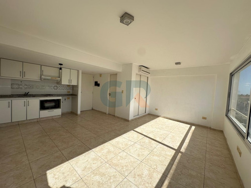 Monoambiente En Alquiler Con Terraza Y Cochera En Castelar