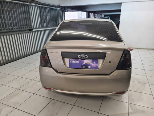 Imagem 5 de 9 de Ford Fiesta 1.0 Mpi Sedan 8v Flex 4p Manual