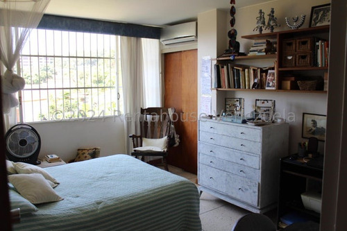 Bella Casa, En Alquiler. En Los Palos Grandes. 24-19487