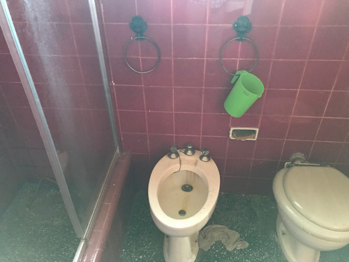 Padrón Con 2 Casas, 1 Alquilada Y Otra A Reacondicionar