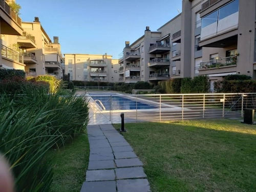 Departamento  En Venta Ubicado En Jardines De San Isidro, San Isidro, G.b.a. Zona Norte