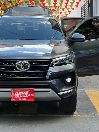 Toyota Fortuner 2.7l Mid
