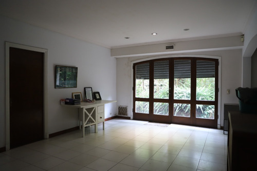 Imagen 9 de 16 de Excelente Chalet En Zona Plaza Mitre - Apto: Desarrollo / Vivienda / Profesional