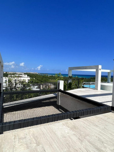 En Venta Departamento Muy Cerca De La Playa En Playa Del Carmen  (559)