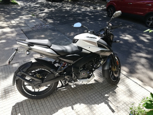 Bajaj Rouser Ns200