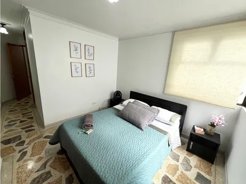 Apartamento En Venta En Laureles, Medellín Con Parqueadero Cubierto