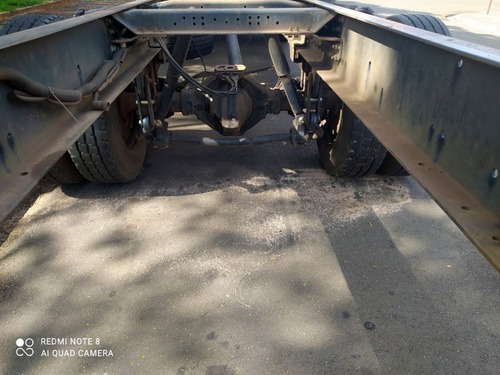 Imagem 5 de 7 de Mercedes-benz-1319- 2014- 4x2 - Branco- No Chassi
