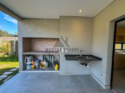 Casa En Venta En Santo Tomas, Pilar, G.b.a. Zona Norte