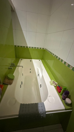 Casa En Venta De 4 Dormitorios C/ Cochera En El Palomar
