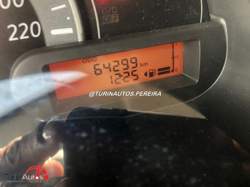 Imagen 10 de 13 de Nissan March Active Mec 1.6 2017