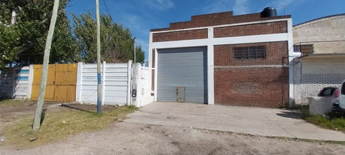 Venta Galpón 300 M2 Barrio Regional
