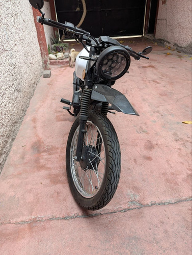 Motocicleta Marca Vento Modelo Xpress Año 2023 Modificada