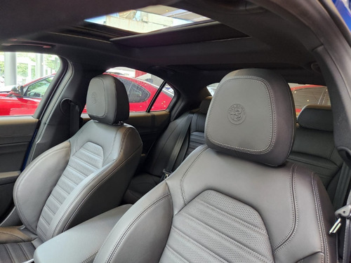 Imagen 11 de 14 de Alfa Romeo Giulia 280 Cv Veloce My 2023