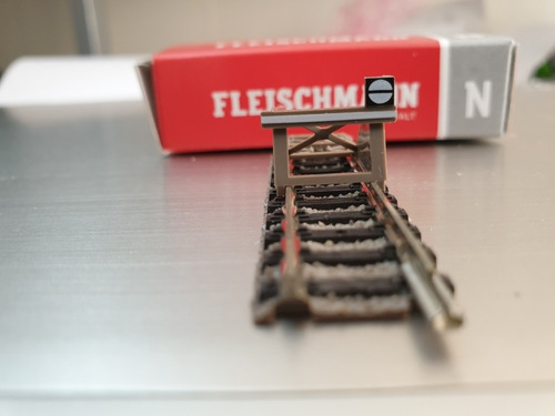 Imagen 2 de 5 de Tope De Vìa Fleischmann Escala N 9116 Con Balasto.