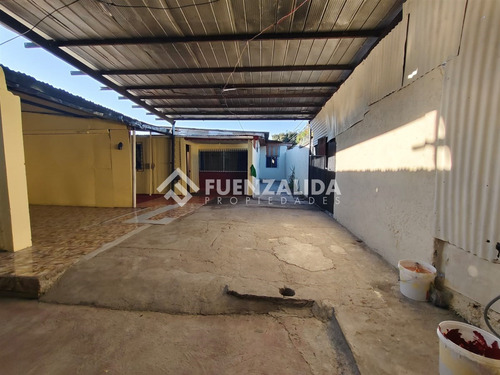 Casa En Venta De 4 Dorm. En Estación Central