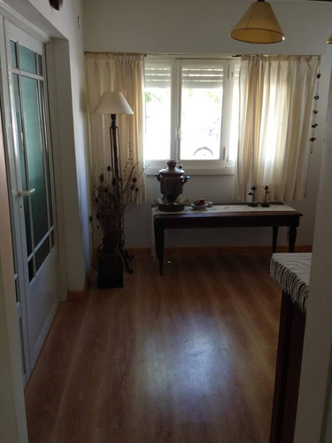 Imagen 2 de 13 de Vende O Permuta Hermosa Casa Impecable De Tres Ambientes En Zona Residencial De Azul