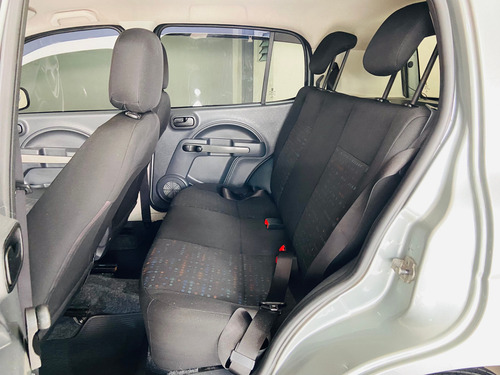 Fiat Uno Uno Vivace 1.0 8V (Flex) 4p