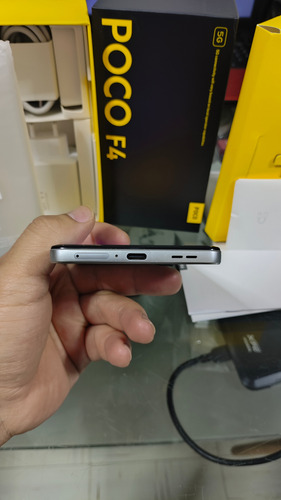 Celular Poco F4 Us 6+128gb (moonlight Silver) Color Moonsilver (Usado)