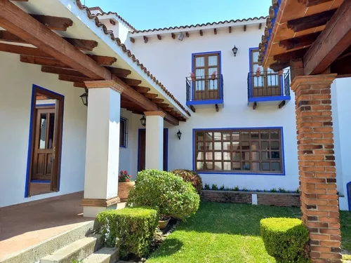 Casa Sola Estilo Colonial, 3 Recámaras, 3 Baños, Portón Eléctrico, Garage 4  Autos Subida Chalma | Metros Cúbicos