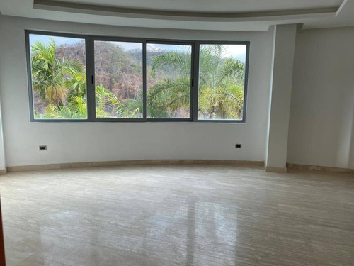 Imagen 7 de 9 de Casa En Venta En Altos De Guataparo C140525 Liseth Varela Tlf-04144183728