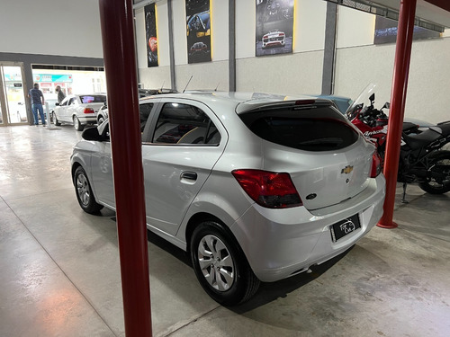 Imagen 6 de 14 de Chevrolet Onix Joy 1.4 2019