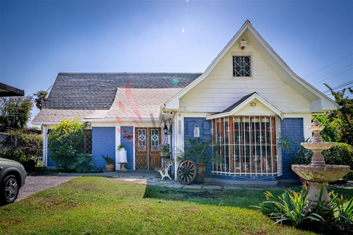 Casa En Venta En La Reina