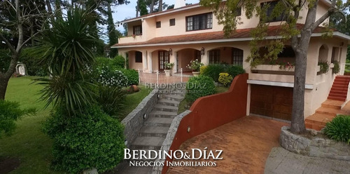Hermosa Y Muy Amplia Casa En El Clásico Barrio De San Rafael- Ref: 327