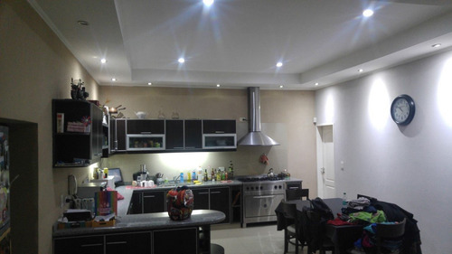 Imagen 10 de 18 de Casa A La Venta En Parque Leloir
