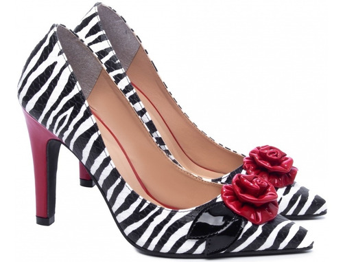 Imagem 4 de 5 de Sapato Feminino Fechado Salto Alto Estampa Zebra Enfeit Flor